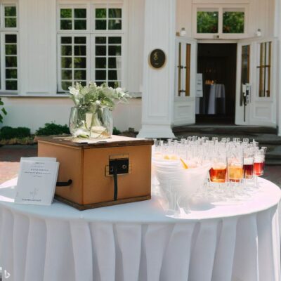 Kickstarta Bröllopsstämningen med För-ceremoni Cocktails